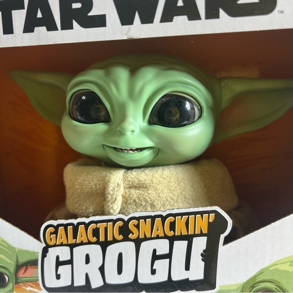 Star Wars Galactic Snacking Grogu, baby Yoda , The Child - Picture 11 of 11